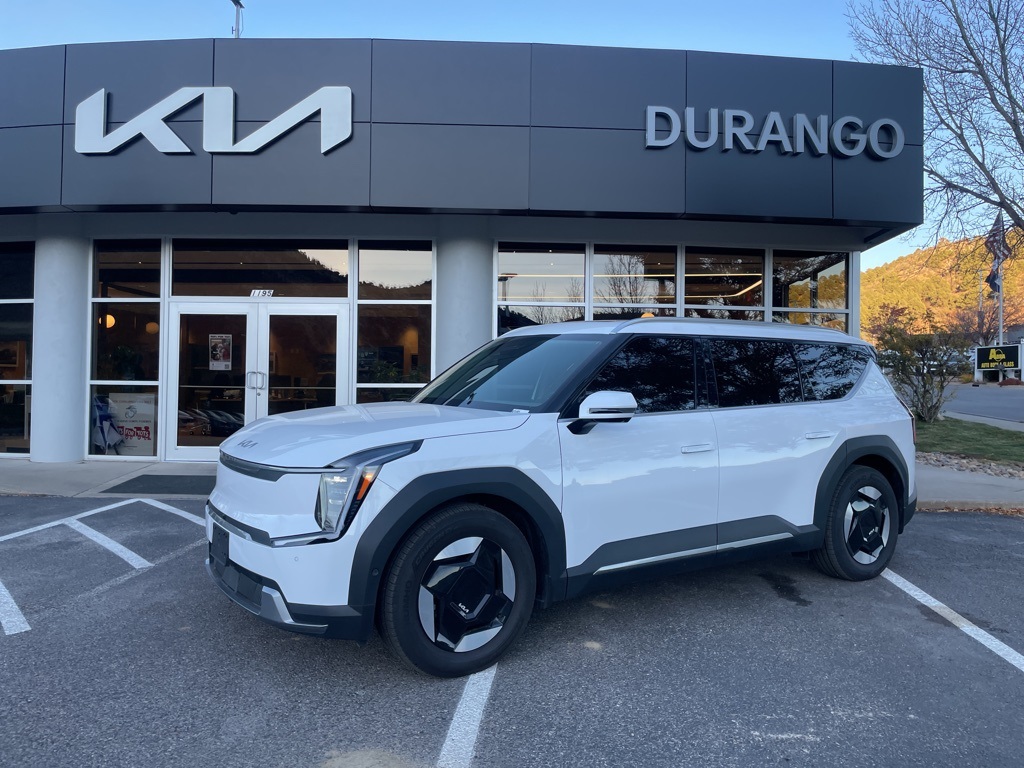 2026 Kia EV9 Wind's photo