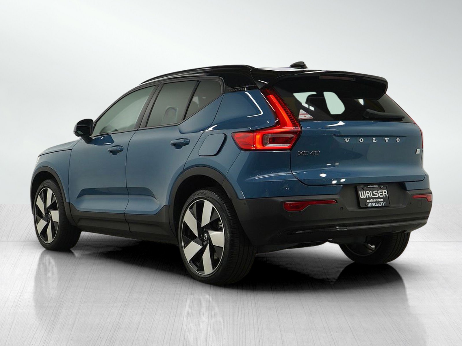 2023 Volvo XC40 Recharge Ultimate AWD photo 2