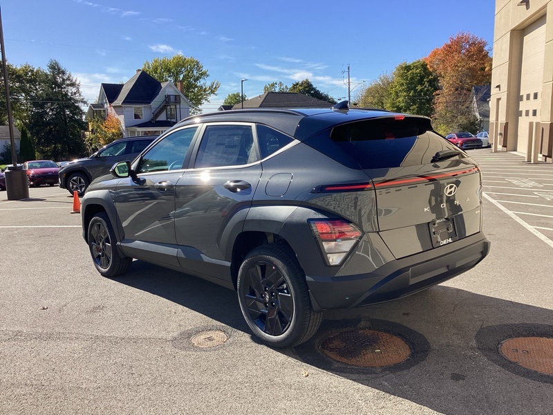 2026 Hyundai Kona SEL photo 4