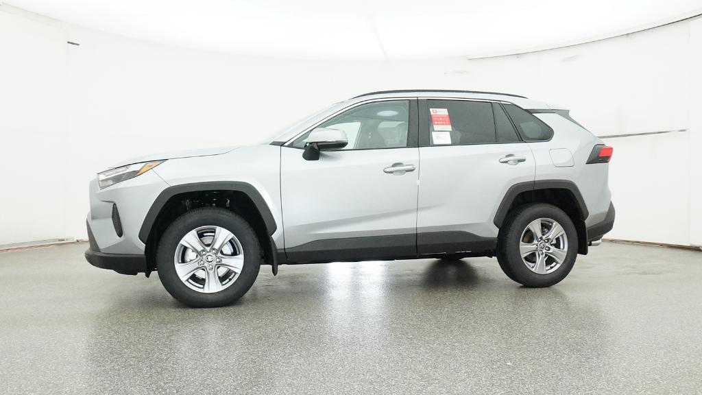 2025 Toyota RAV4 XLE photo 8