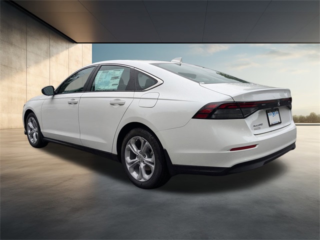 2025 Honda Accord LX photo 5