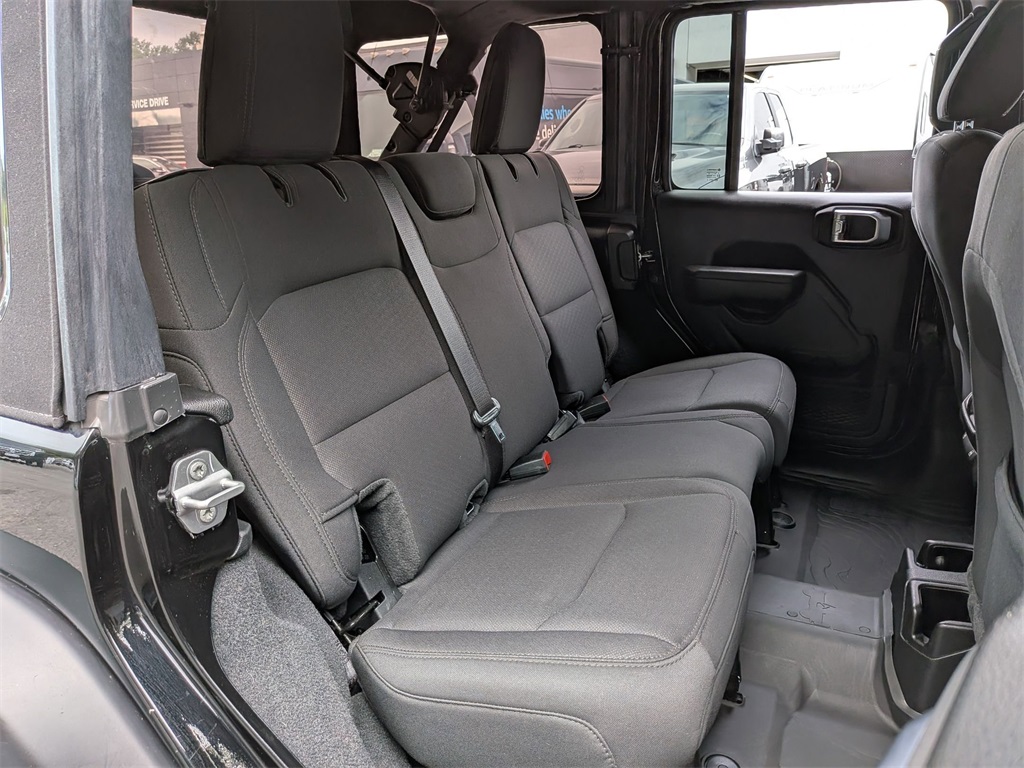 2022 Jeep Wrangler Unlimited Willys photo 20