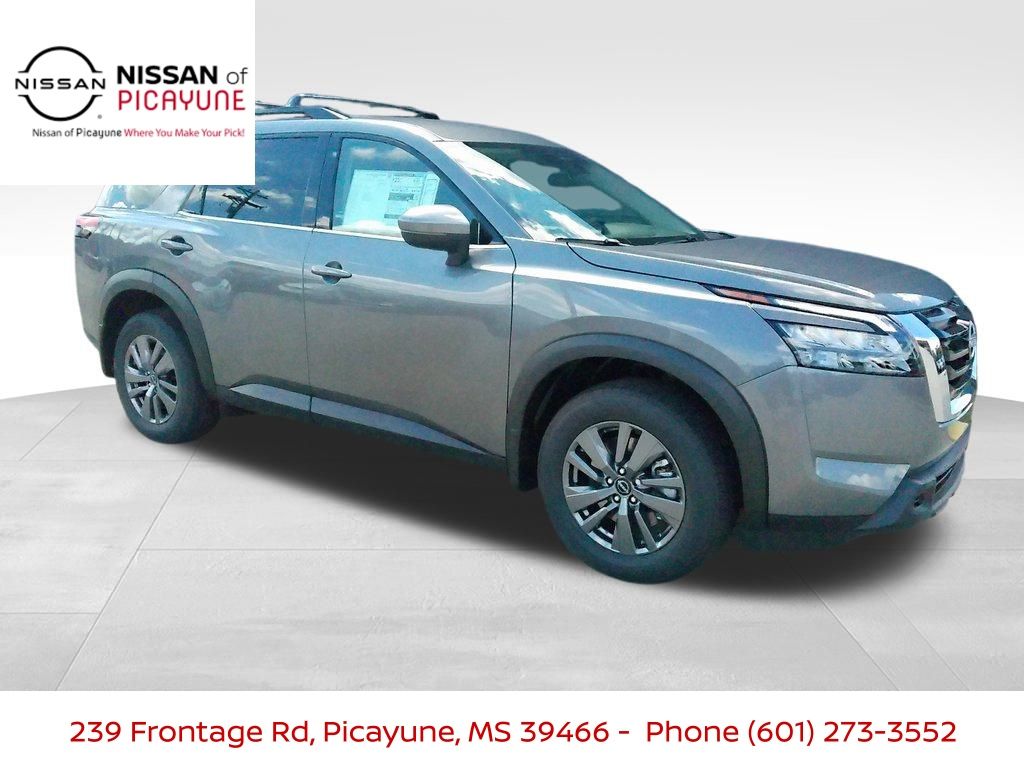 2025 Nissan Pathfinder SV's photo