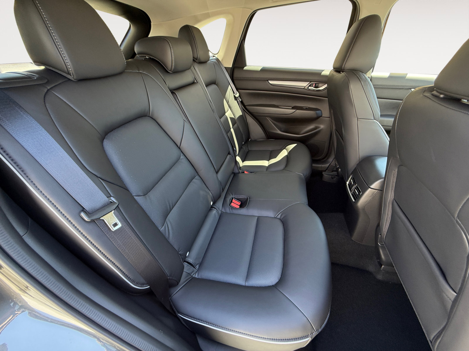 2025 Mazda CX-5 2.5 Select photo 17