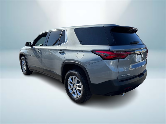 2023 Chevrolet Traverse LS photo 2