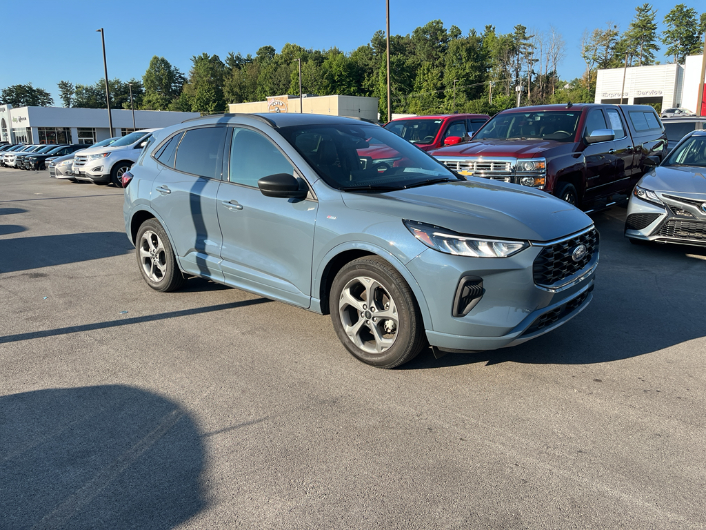 2023 Ford Escape ST-Line photo 2