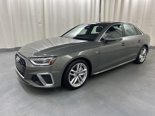 2023 Audi A4 45 S line Premium Plus Quattro photo 3