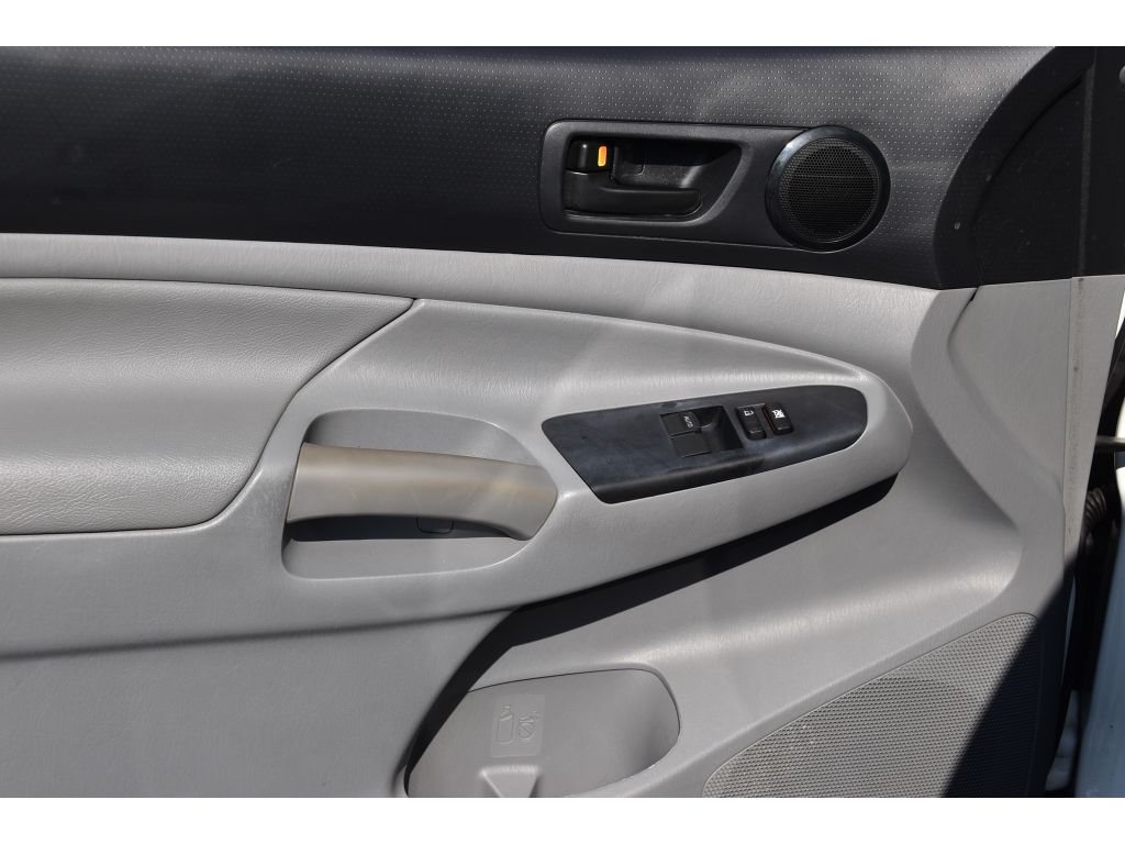 2012 Toyota Tacoma PreRunner photo 20