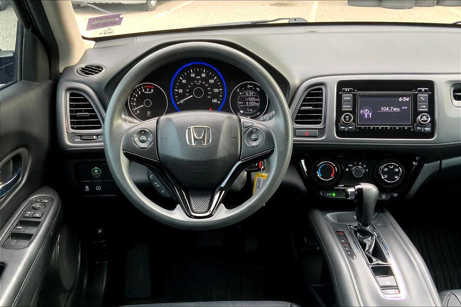2018 Honda HR-V LX photo 5