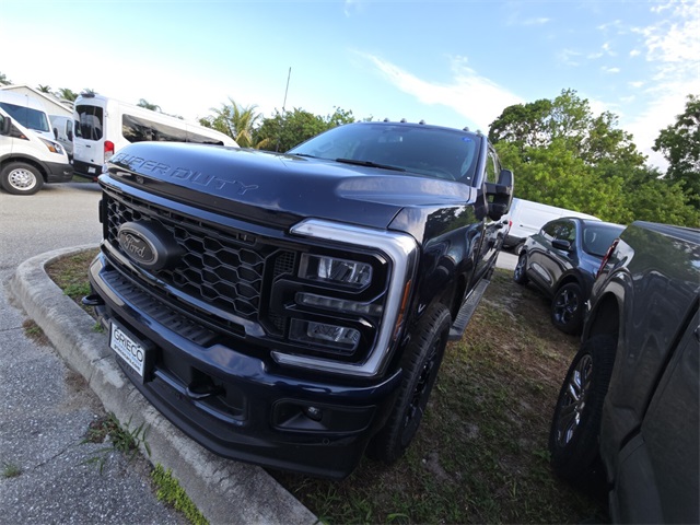 2025 Ford F-250 Lariat photo 4