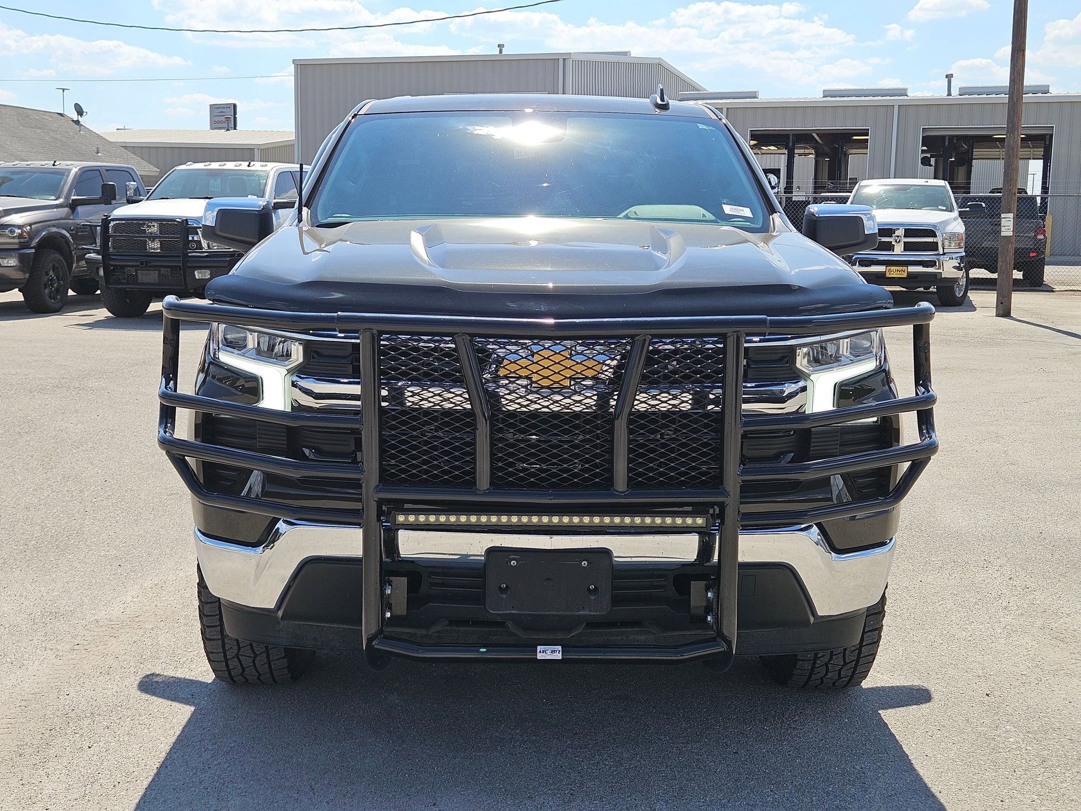 2023 Chevrolet Silverado 1500 LT photo 7