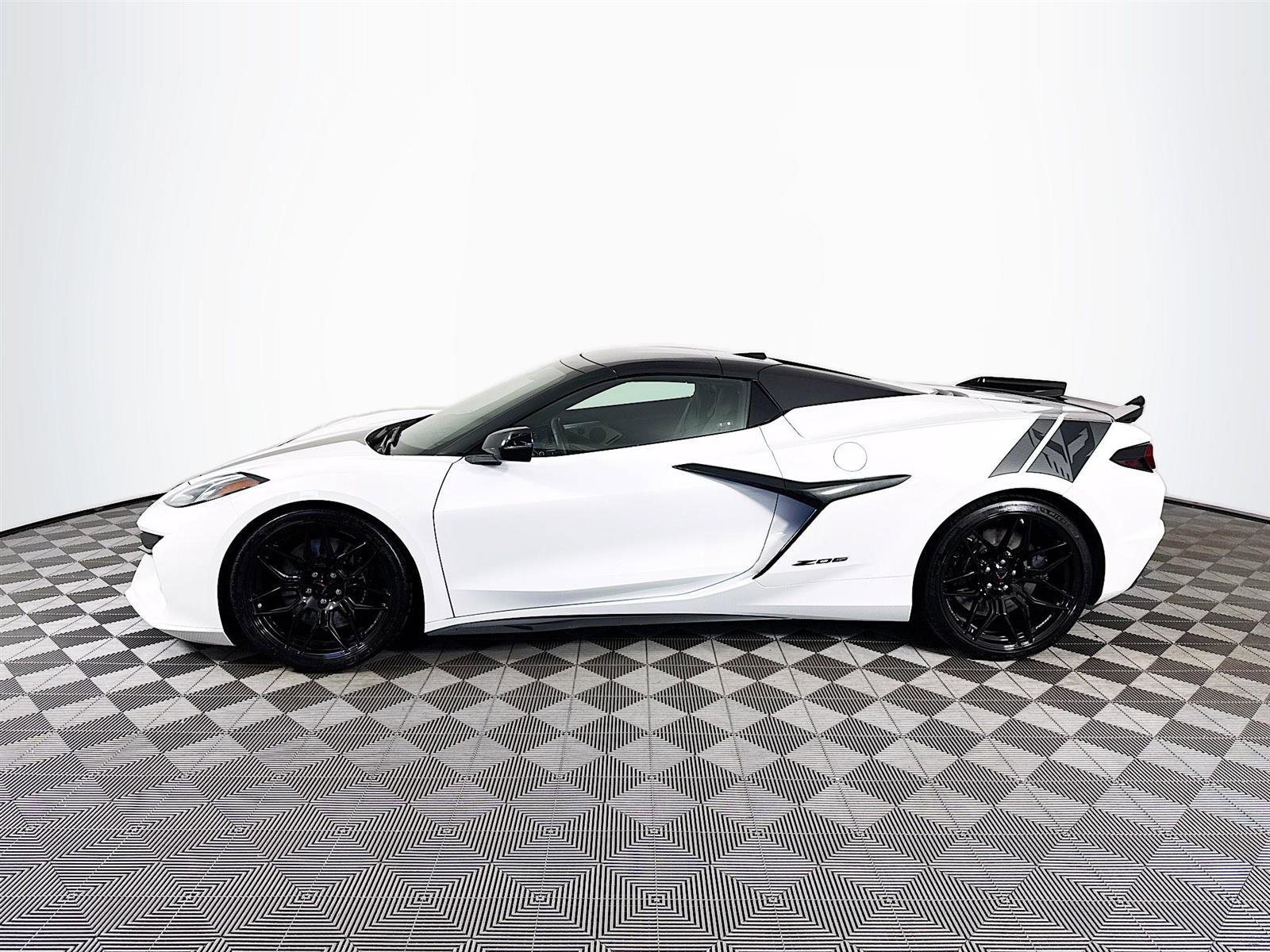 2025 Chevrolet Corvette Z06 2LZ Convertible photo 4