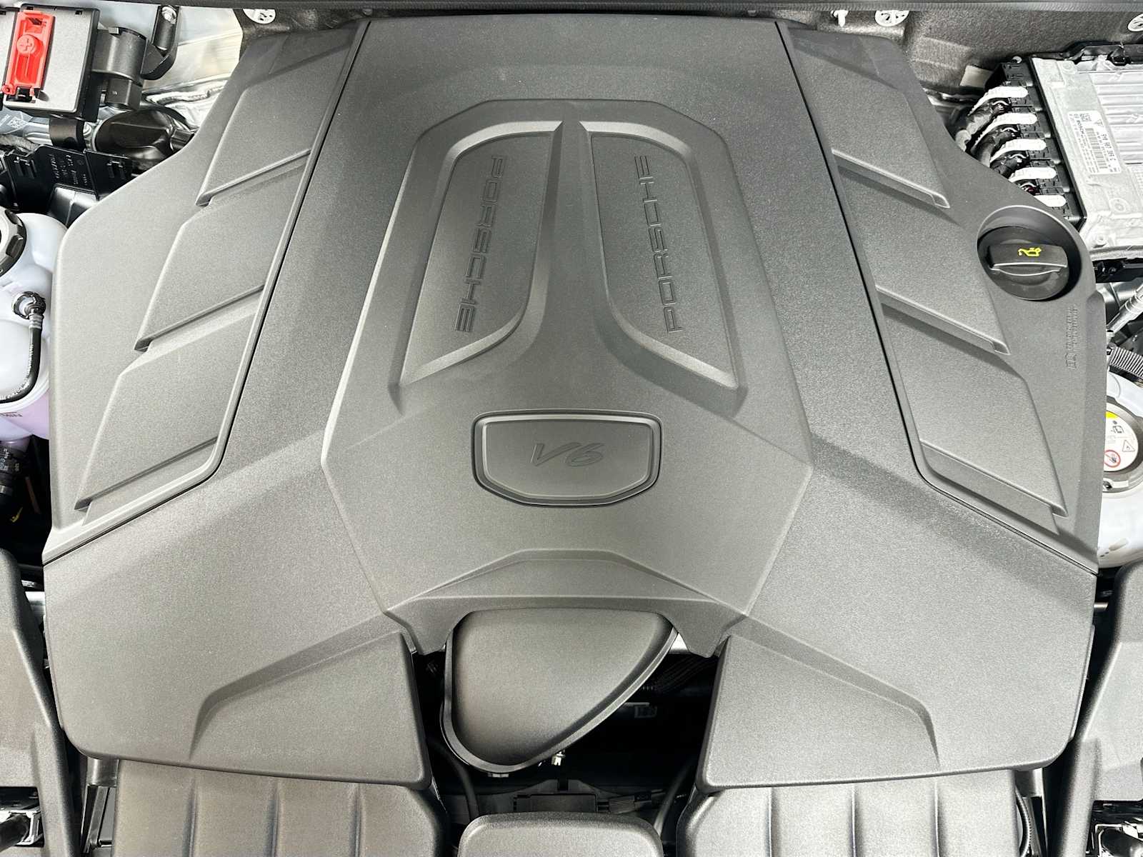 2025 Porsche Cayenne E-Hybrid photo 27