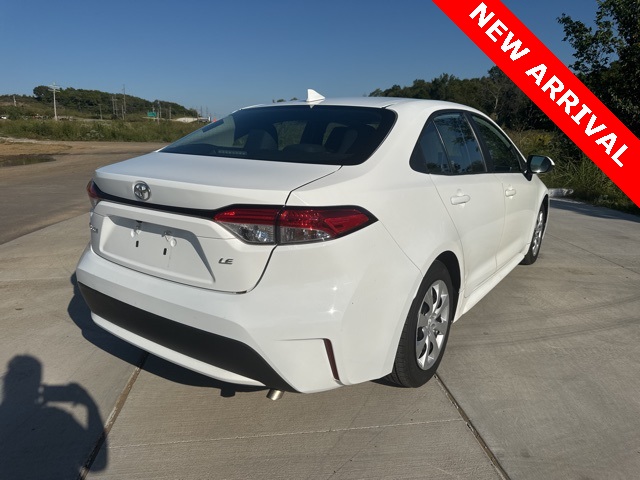 2021 Toyota Corolla LE photo 3