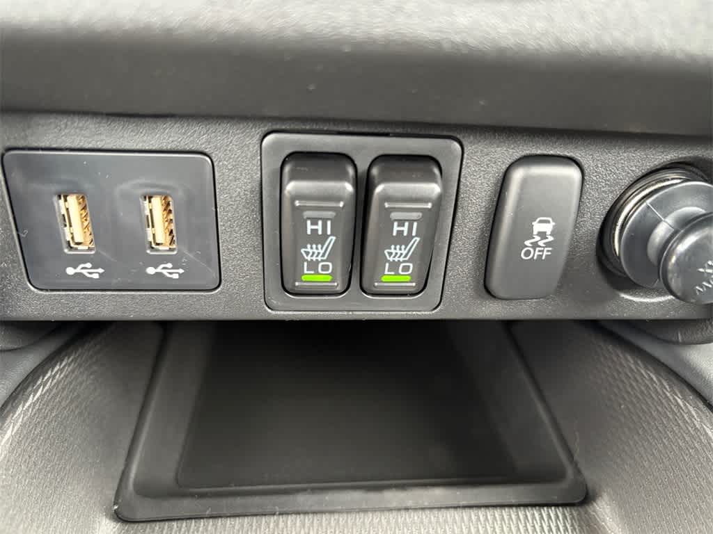 2025 Mitsubishi Outlander Sport LE photo 3