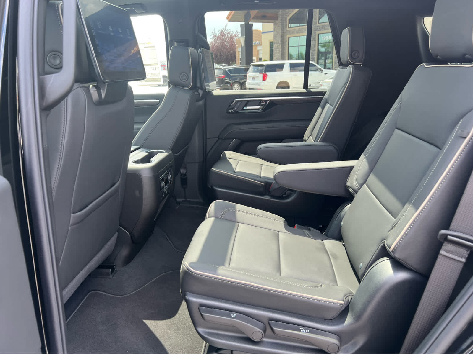 2025 Chevrolet Tahoe Premier photo 26