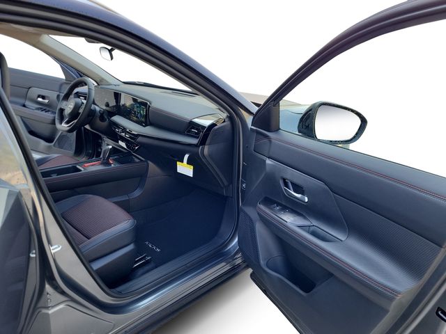 2026 Nissan Kicks SR photo 22