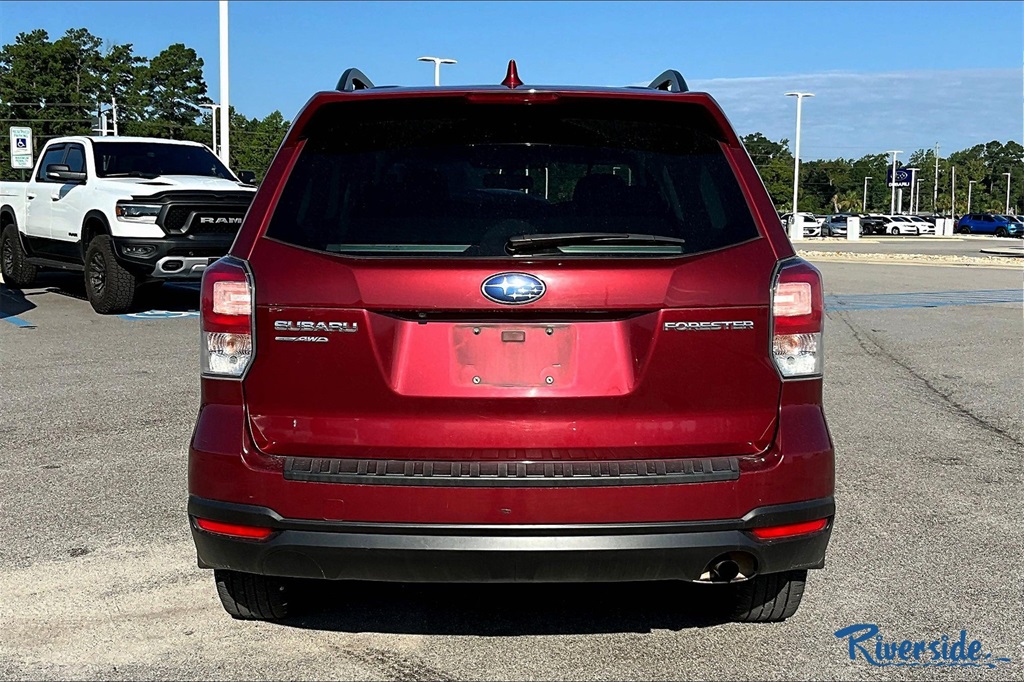 2018 Subaru Forester 2.5i Premium photo 5