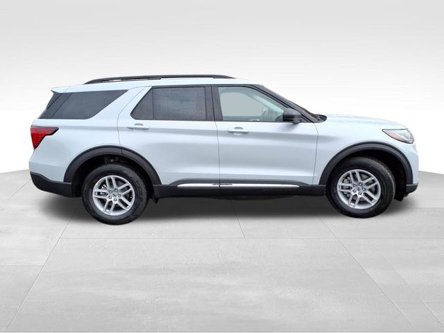 2025 Ford Explorer photo 7