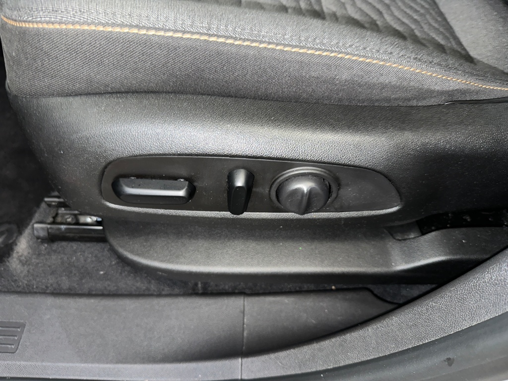 2021 Chevrolet Equinox LT photo 3