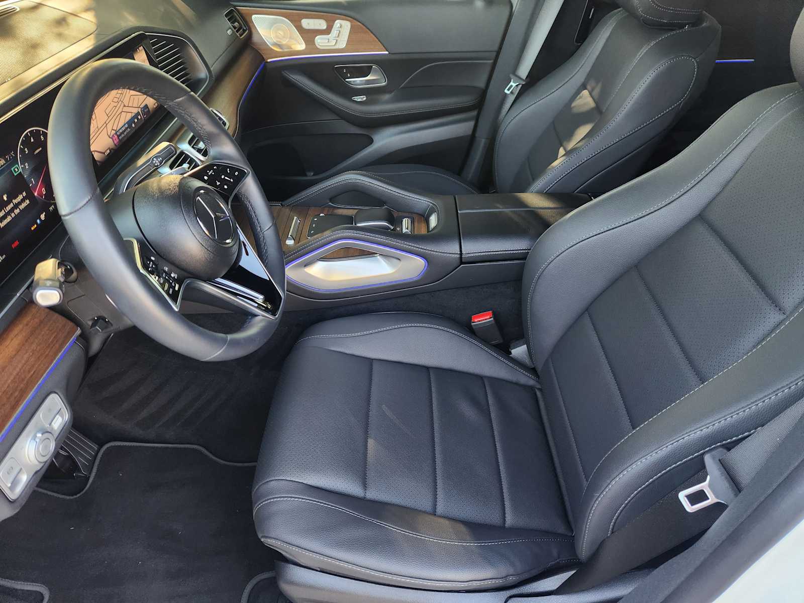 2025 Mercedes Benz GLS 450 4MATIC photo 4