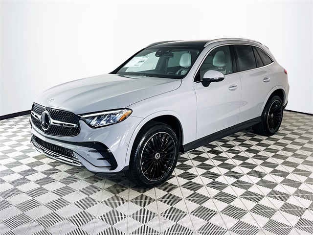 2026 Mercedes Benz GLC 300 photo 2