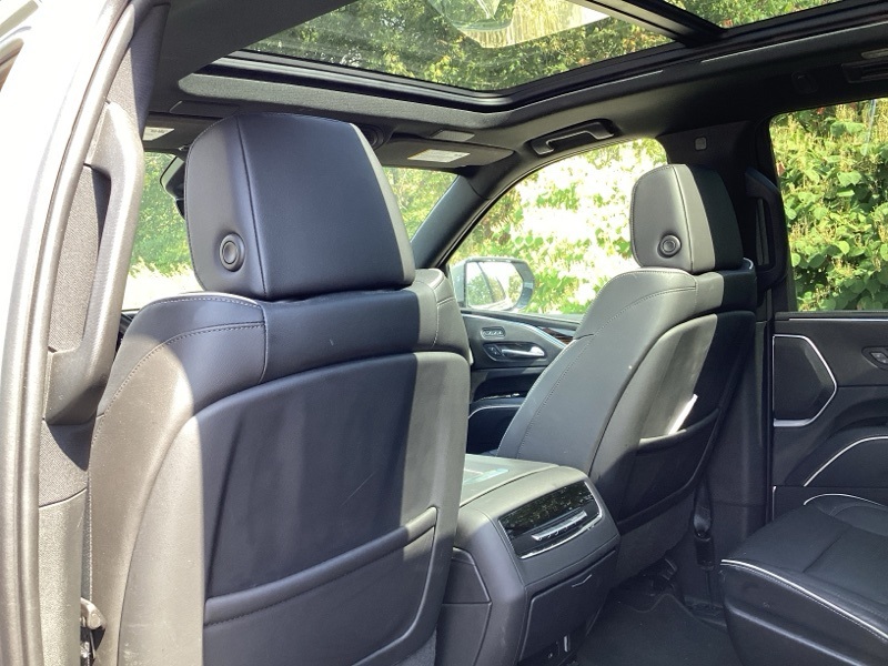 2023 Cadillac Escalade Premium Luxury photo 13