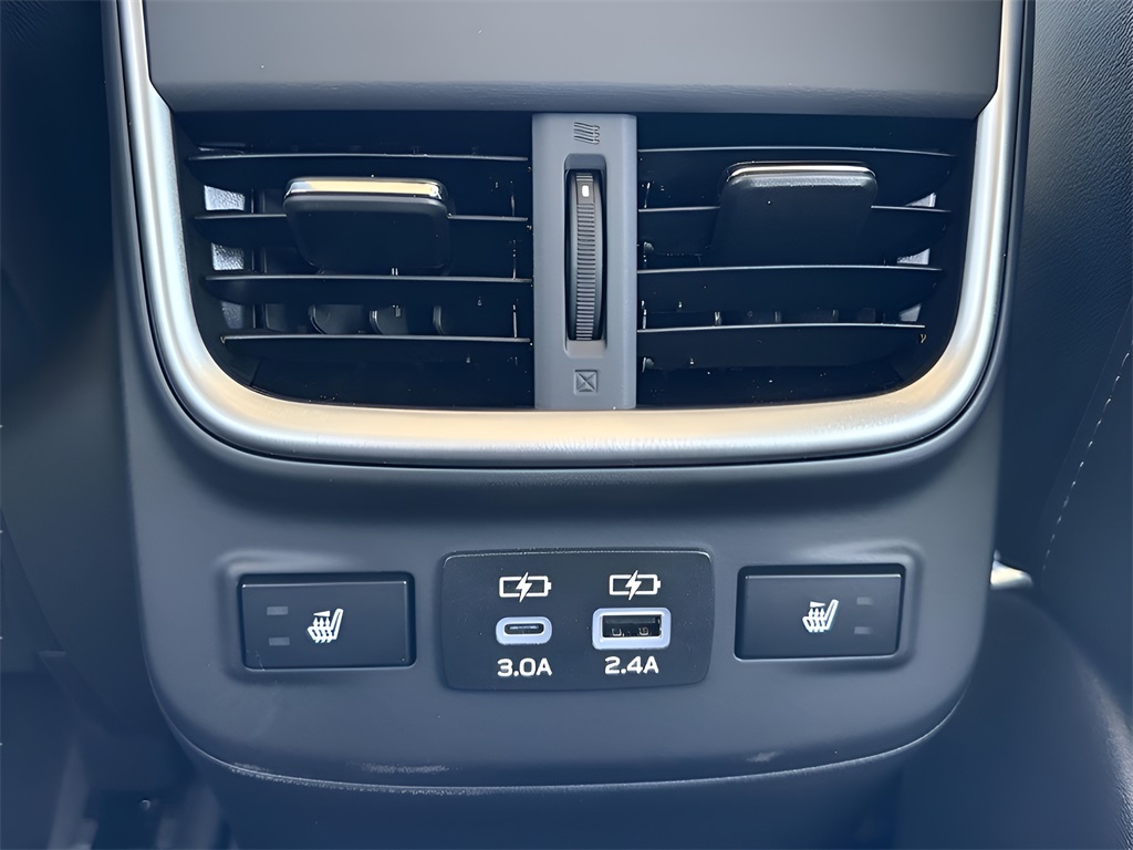 2025 Subaru Outback Touring XT photo 11