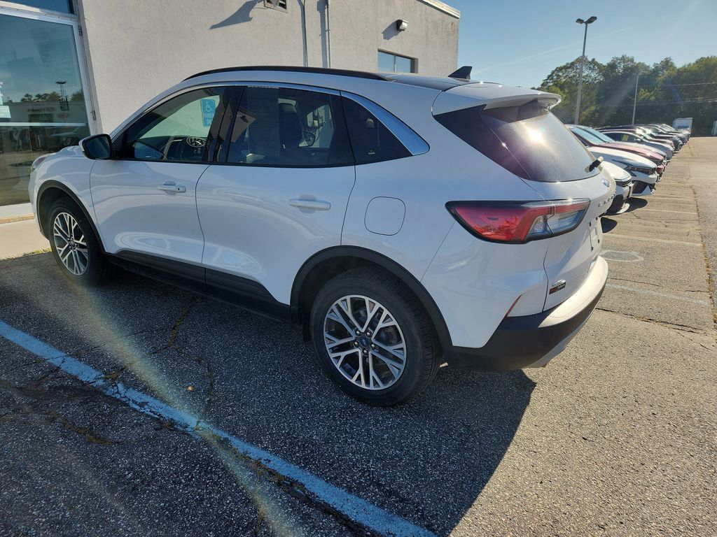 2022 Ford Escape SEL photo 4