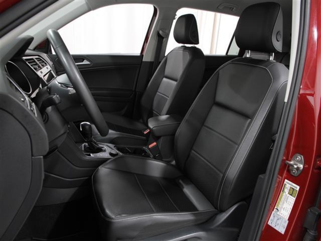 2021 Volkswagen Tiguan SE photo 5