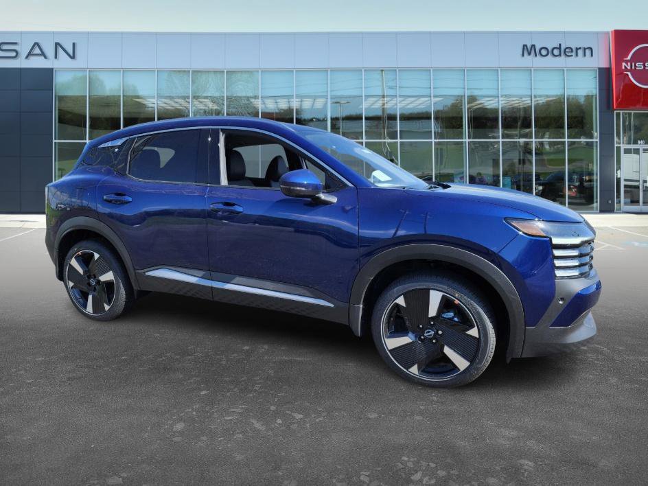 2025 Nissan Kicks SR photo 2