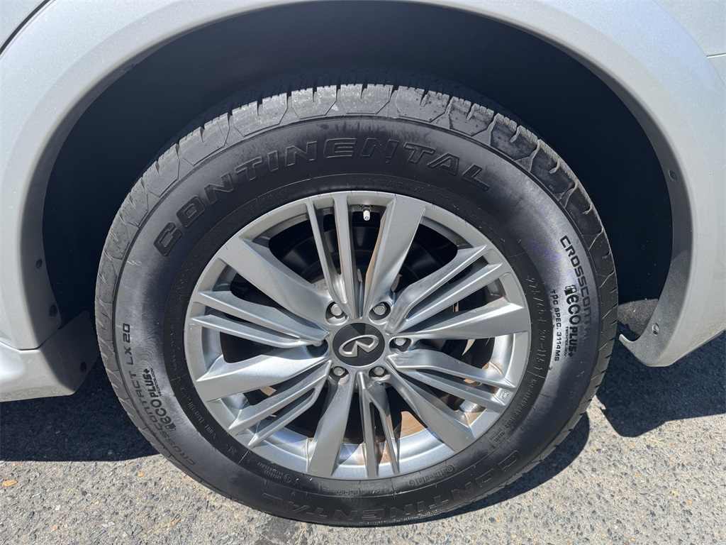 2019 Infiniti QX80 Luxe photo 11