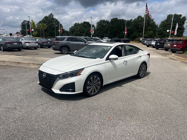 2025 Nissan Altima 2.5 SL photo 2