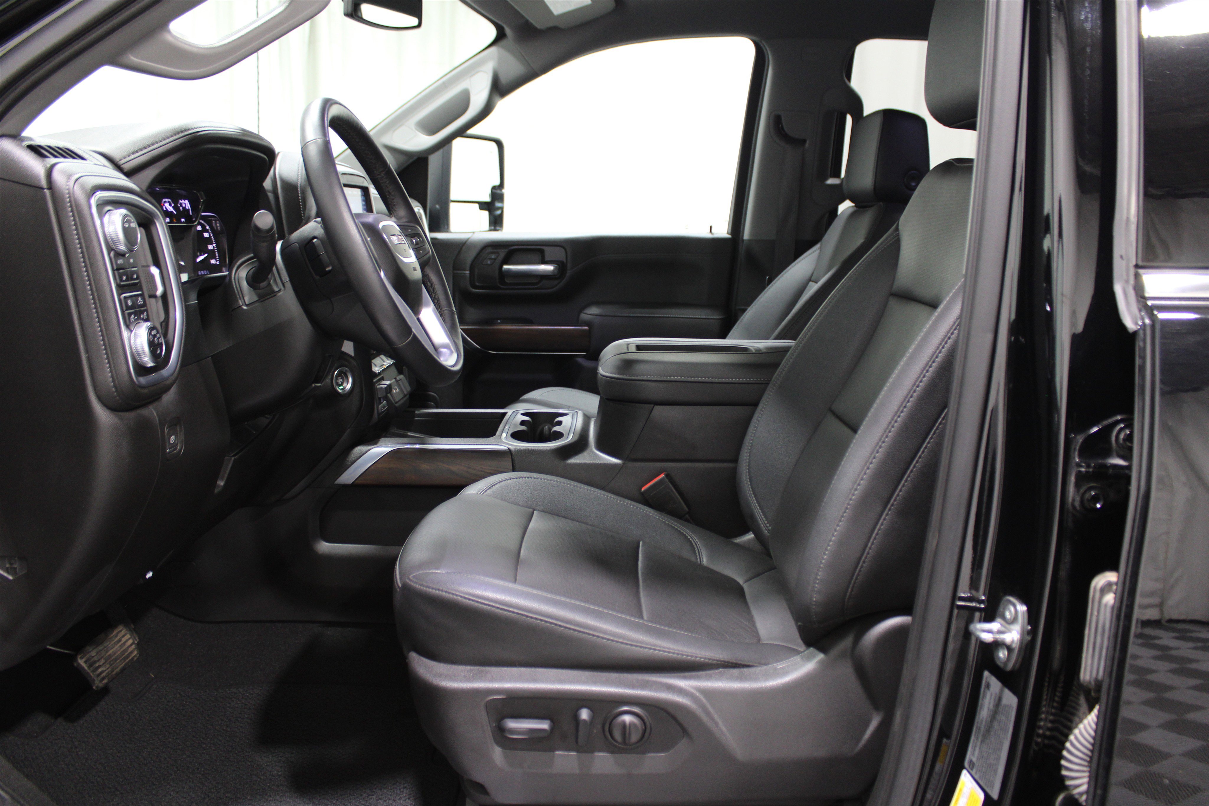 2022 Gmc Sierra 2500 HD SLT photo 3