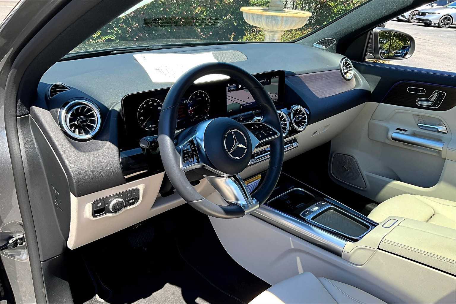 2025 Mercedes Benz GLA 250 photo 15