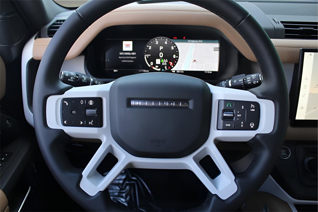 2025 Land Rover Defender 110 S photo 18