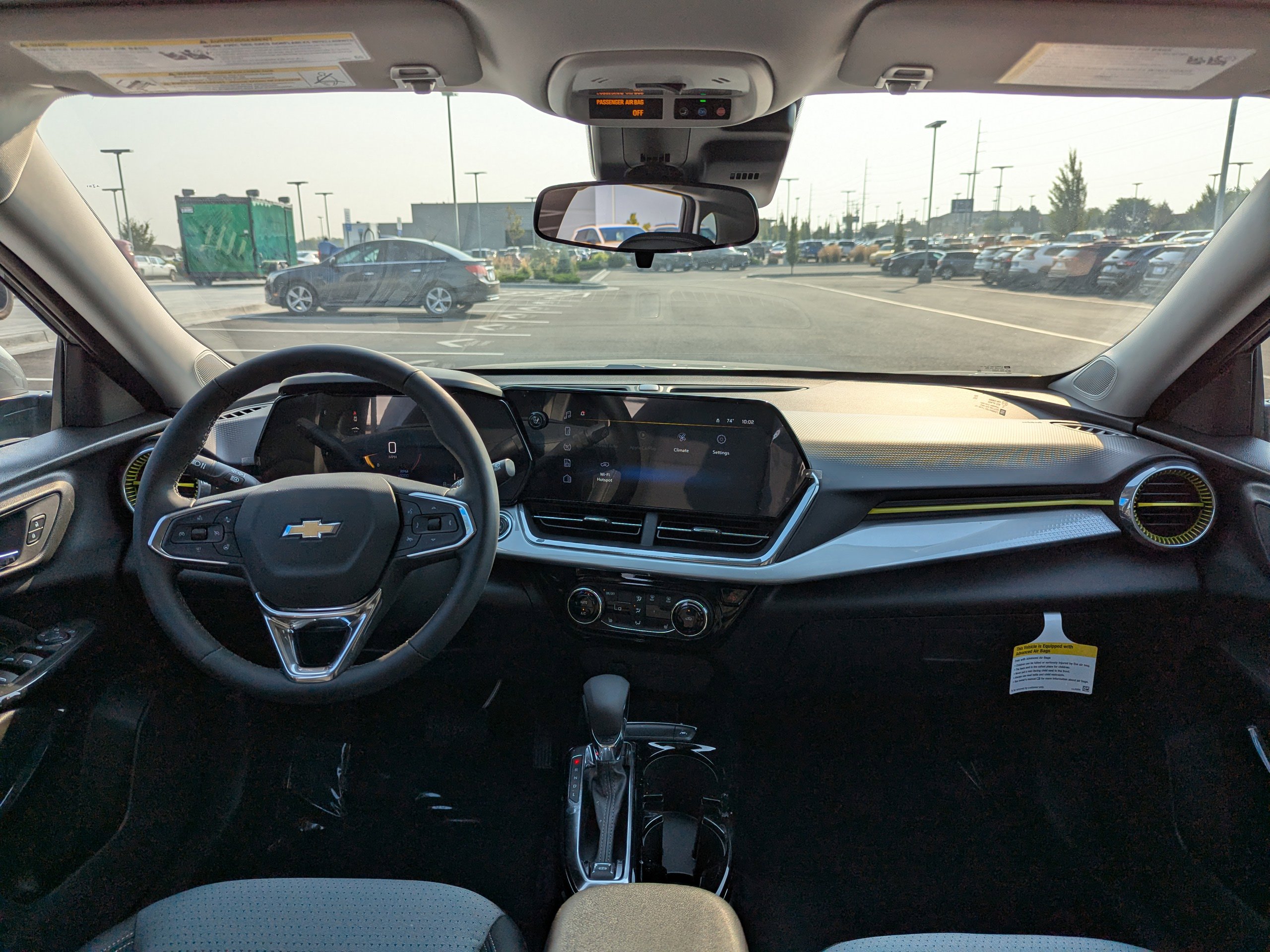 2025 Chevrolet Trax LT photo 22