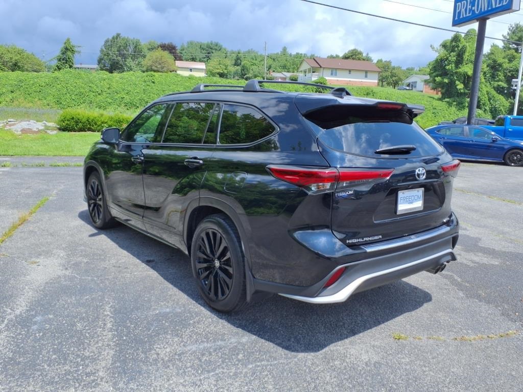 2023 Toyota Highlander XSE photo 3