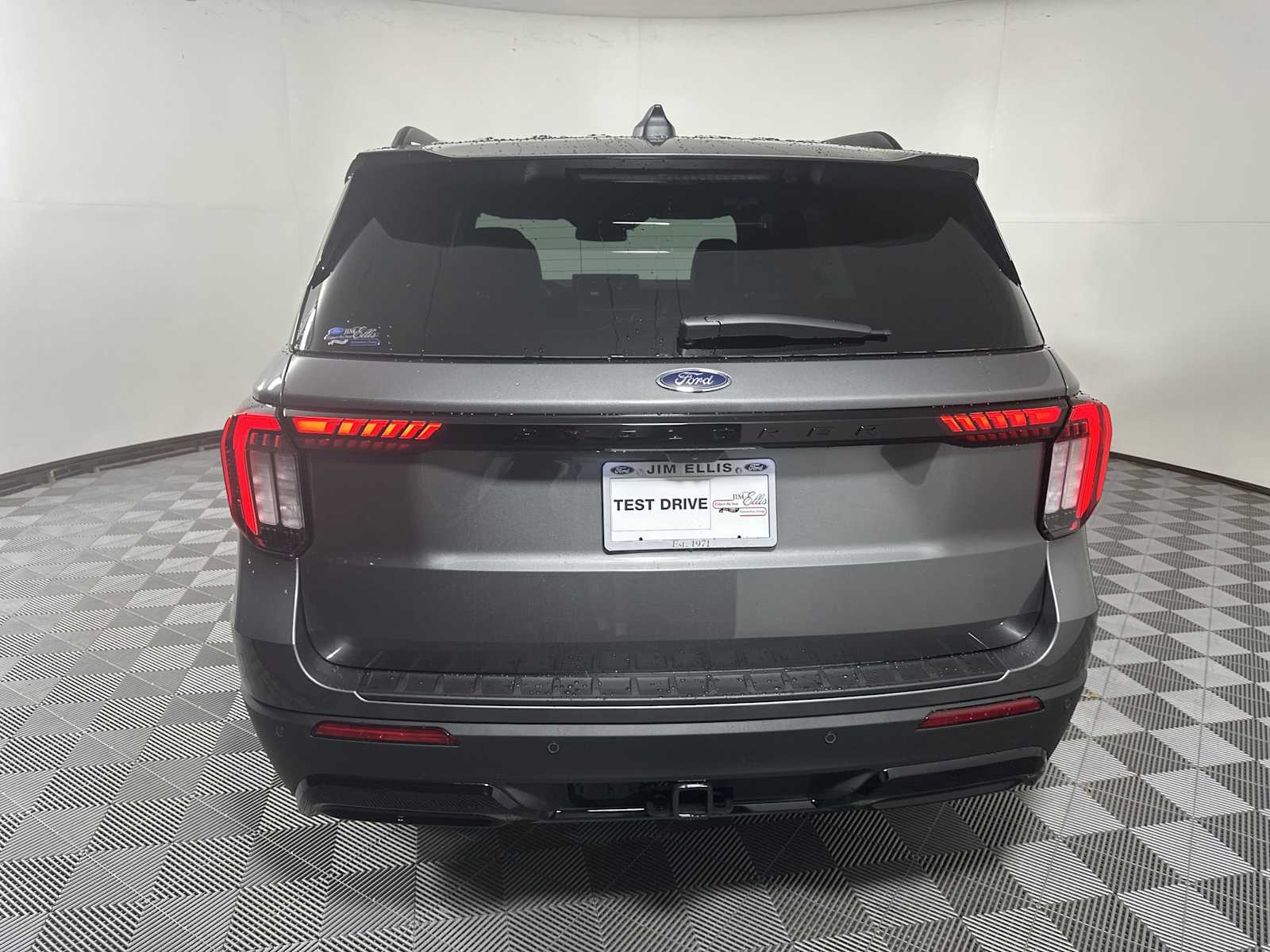 2025 Ford Explorer ST-Line photo 4