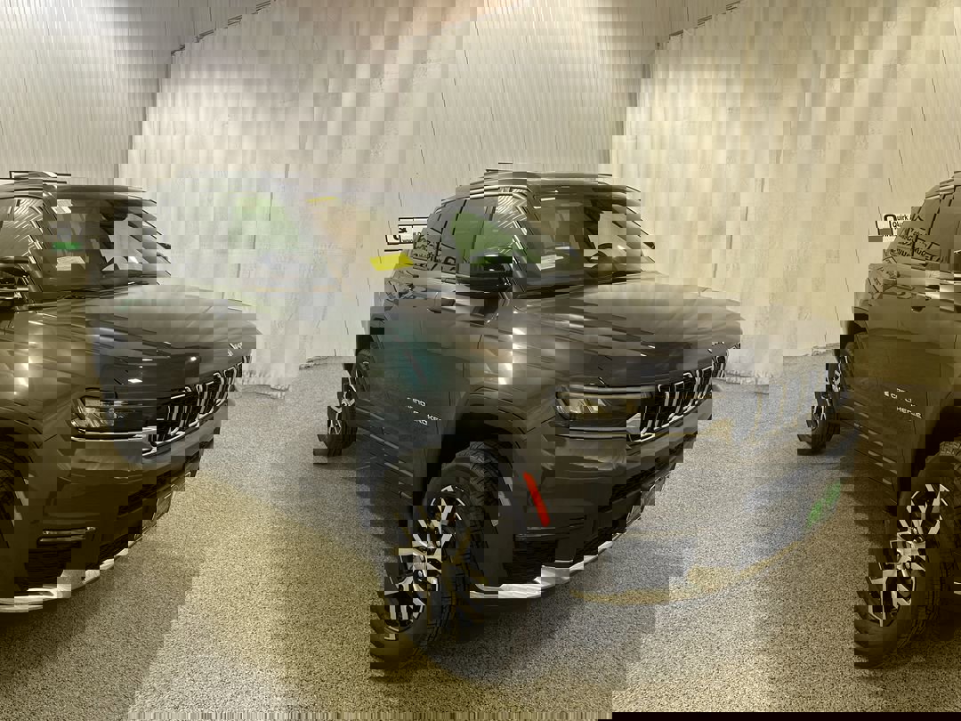 2025 Jeep Grand Cherokee L Limited's photo