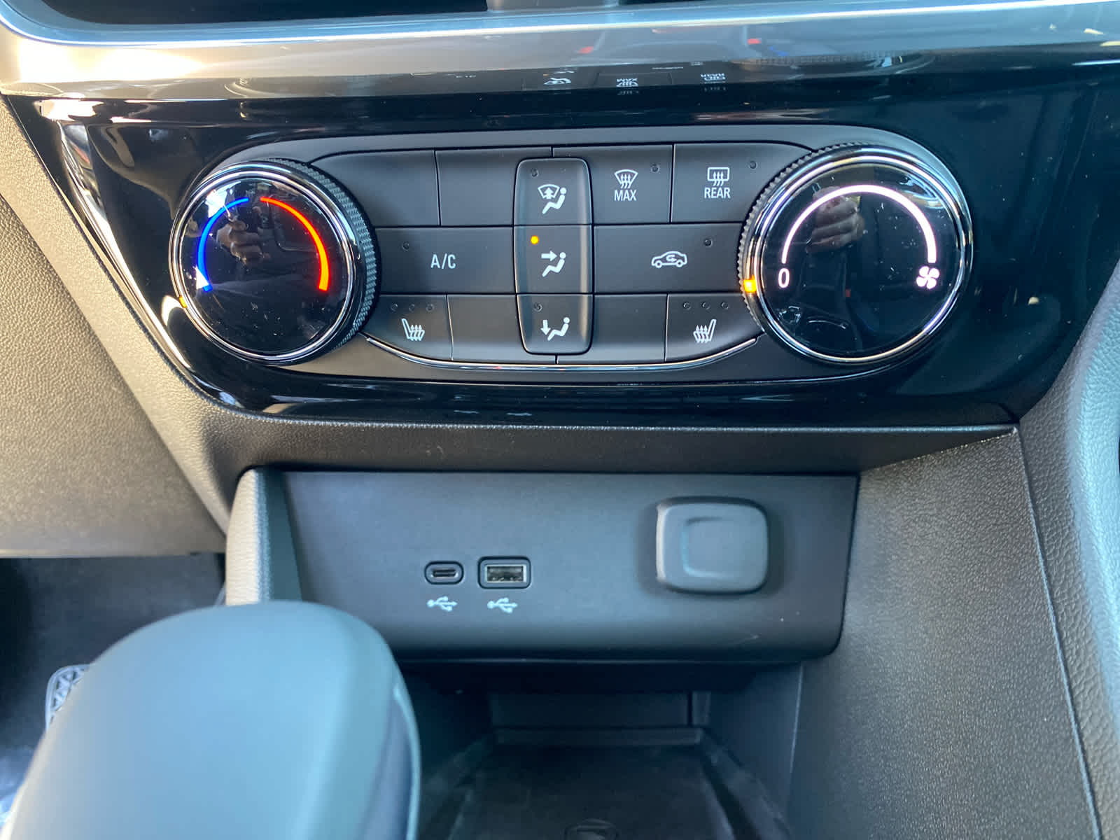2026 Buick Encore GX Sport Touring photo 19
