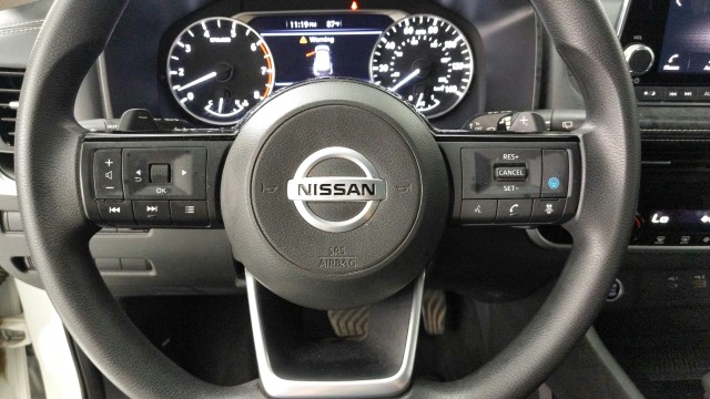 Used 2021  Nissan SV image 18
