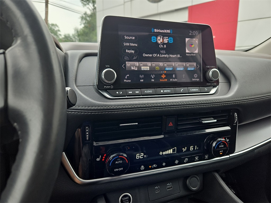 2022 Nissan Rogue SV photo 24