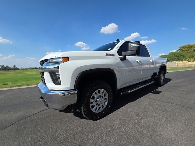 2023 Chevrolet Silverado 2500HD LT photo 3
