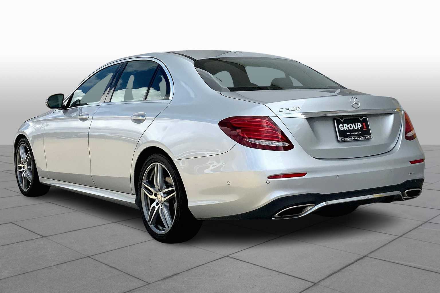 2017 Mercedes Benz E 300 Sport photo 11