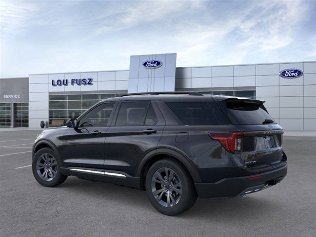 2025 Ford Explorer photo 3