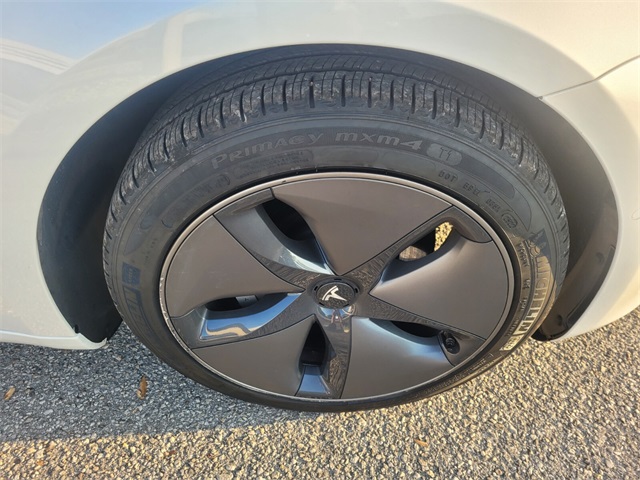 2020 Tesla Model 3 Standard Range Plus photo 4