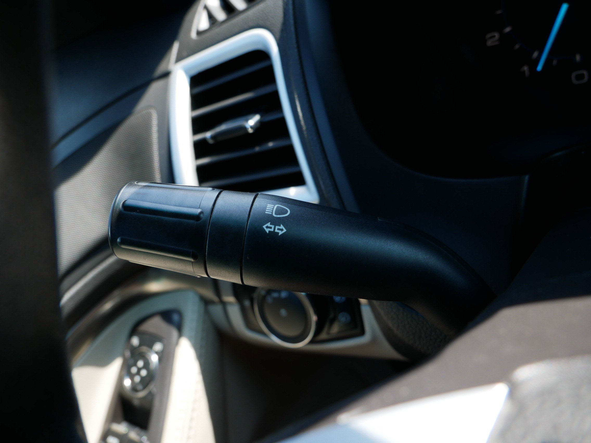 2012 Ford Explorer Base photo 28