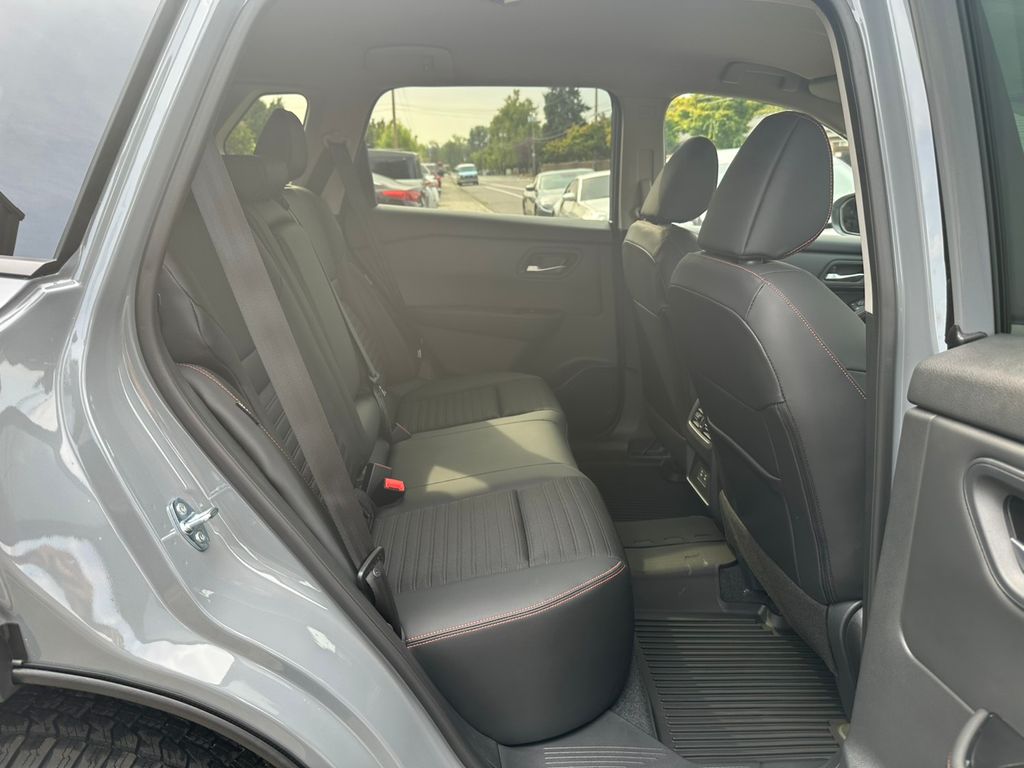 2026 Nissan Rogue SV photo 19