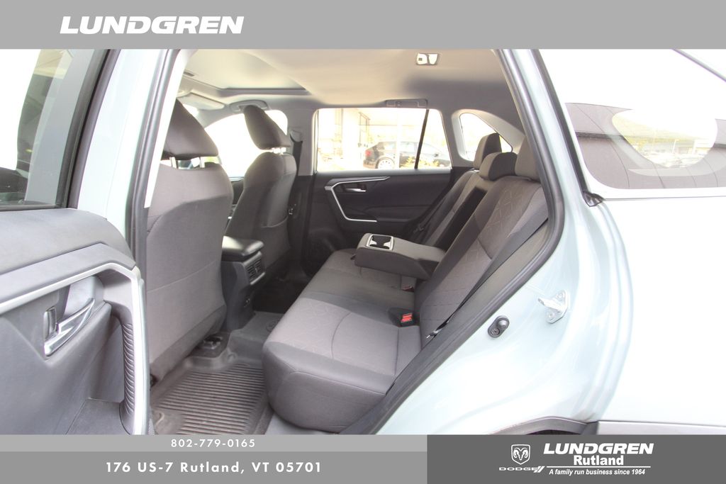 2019 Toyota RAV4 XLE photo 25